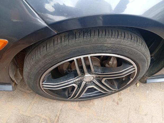 Mercedes-Benz E350 2011 Gray