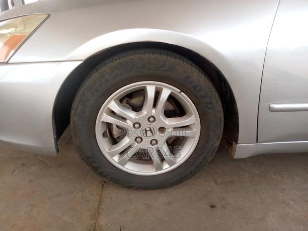 Honda Accord 2006 Silver
