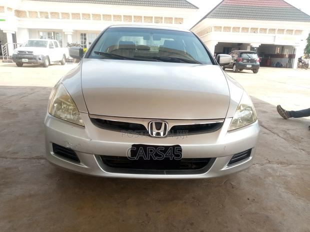 Honda Accord 2006 Silver