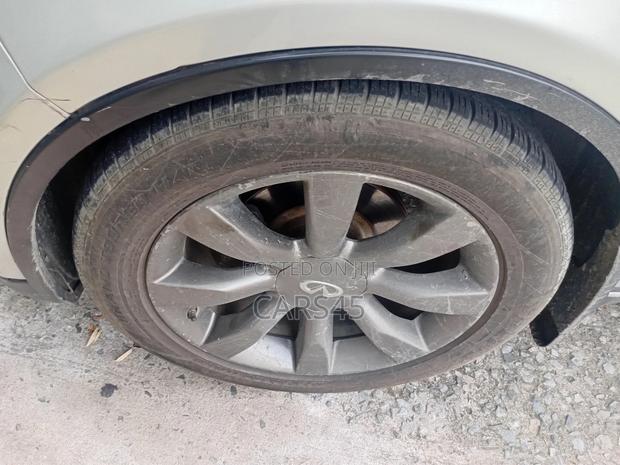 Infiniti FX35 Base 4x4 (3.5L 6cyl 5A) 2004 Silver