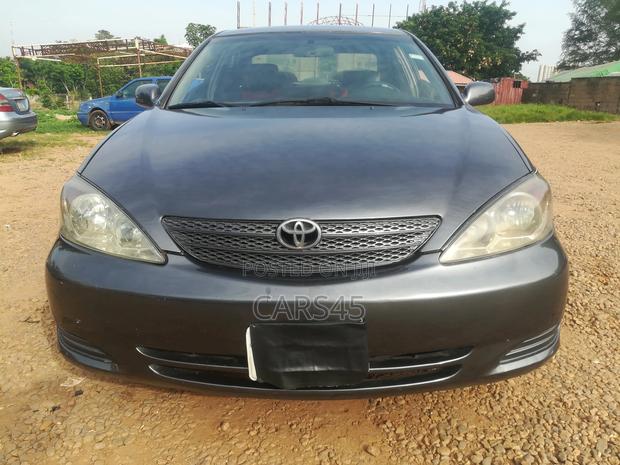 Toyota Camry 2004 Gray