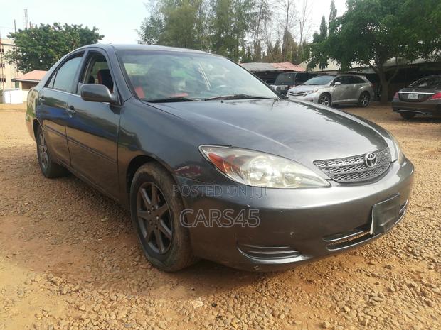 Toyota Camry 2004 Gray