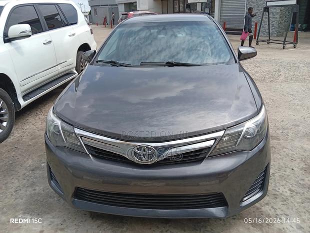 Toyota Camry 2014 Gray