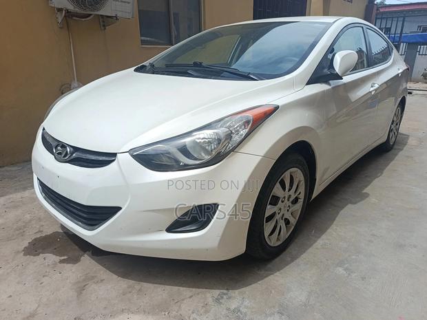 Hyundai Elantra 2013 White