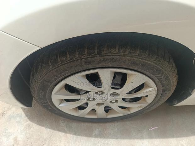 Hyundai Elantra 2013 White