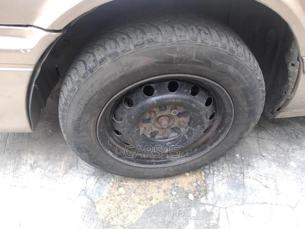 Toyota Camry 2001 Gold