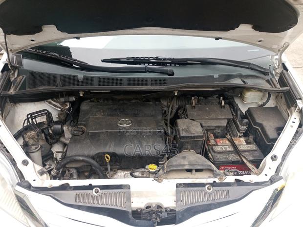 Toyota Sienna 2015 White