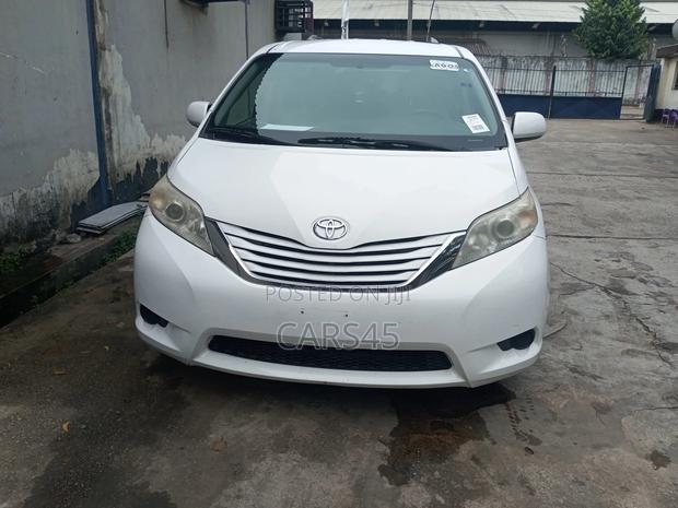 Toyota Sienna 2015 White