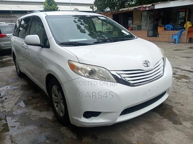 Toyota Sienna 2015 White