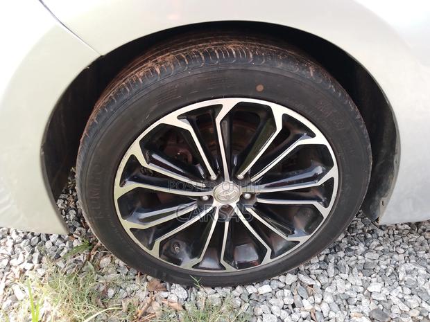 Toyota Corolla 2016 Silver