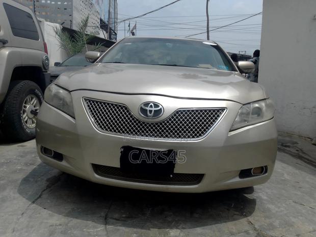 Toyota Camry 2008 Gold