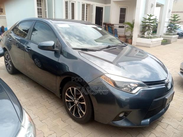 Toyota Corolla 2016 Gray