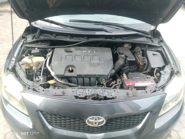Toyota Corolla 2010 Gray