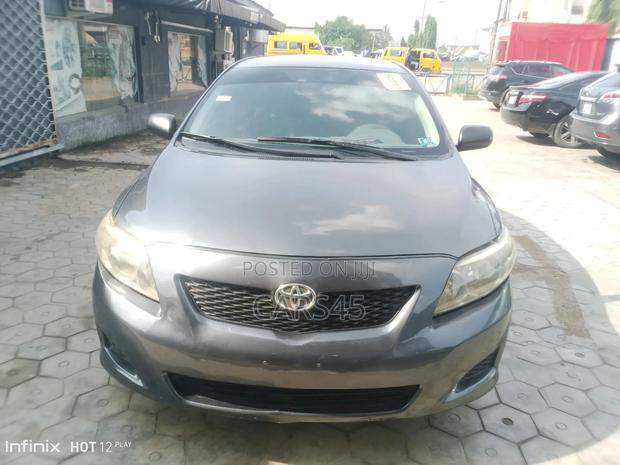 Toyota Corolla 2010 Gray