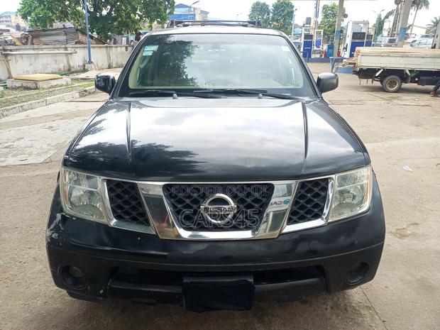 Nissan Pathfinder 2005 Black