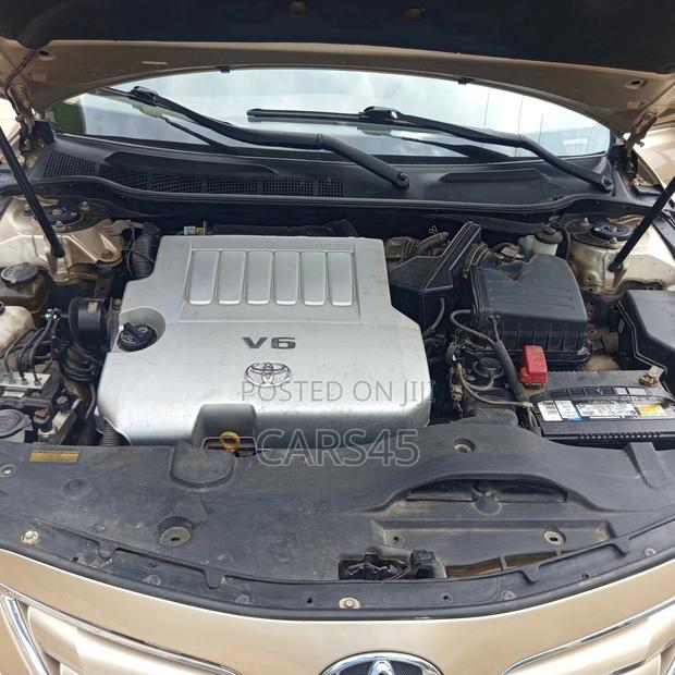 Toyota Camry 2010 Gold