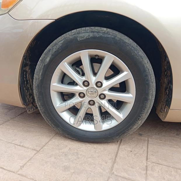 Toyota Camry 2010 Gold
