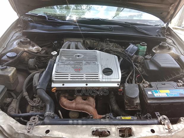 Toyota Avalon XL Buckets 2001 Gold
