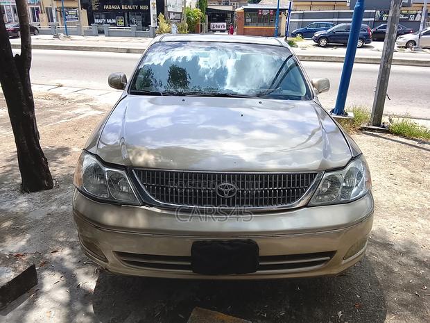 Toyota Avalon XL Buckets 2001 Gold