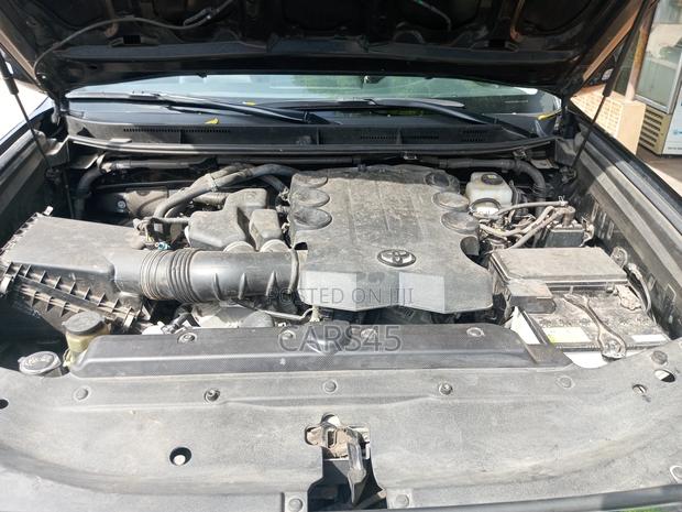 Toyota Land Cruiser Prado 2022 Black