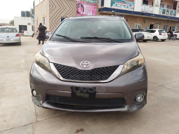 Toyota Sienna 2012 Gray