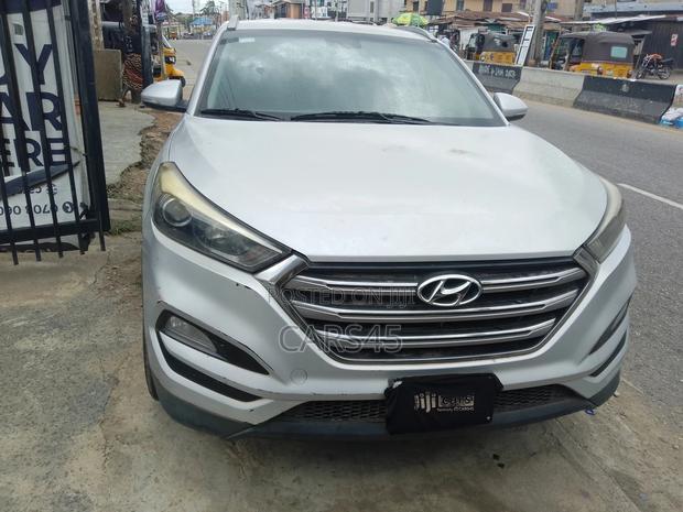 Hyundai Tucson 2017 Silver