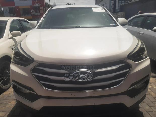 Hyundai Santa Fe 2017 White