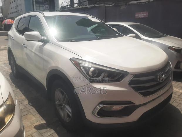 Hyundai Santa Fe 2017 White