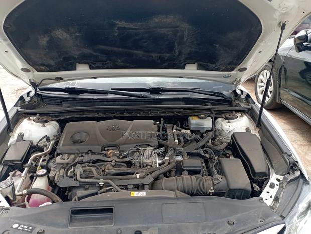 Toyota Camry 2018 White