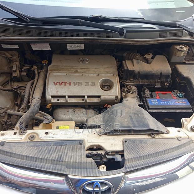 Toyota Sienna 2005 White