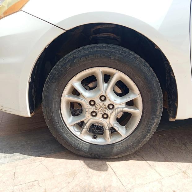 Toyota Sienna 2005 White