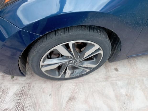 Hyundai Elantra 2015 Blue