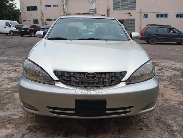 Toyota Camry 2004 Silver