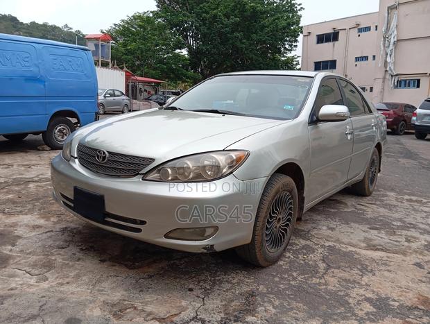 Toyota Camry 2004 Silver