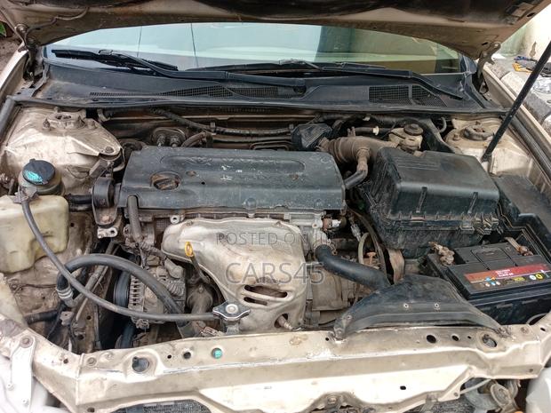 Toyota Camry 2004 Gold