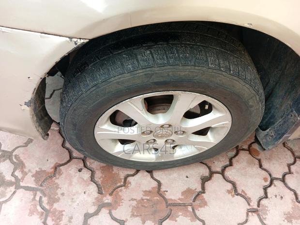 Toyota Camry 2004 Gold
