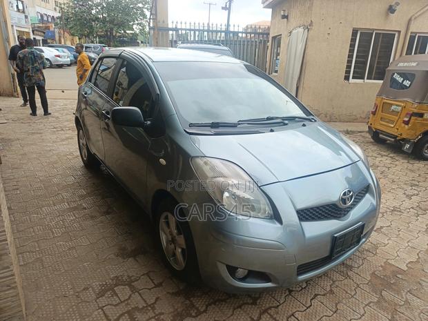 Toyota Yaris 2009 Gray