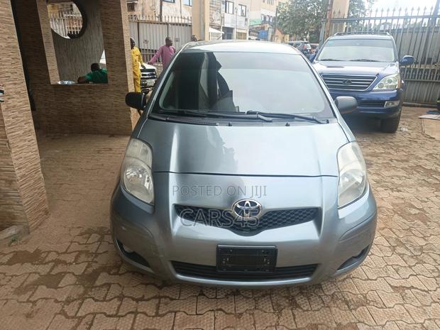 Toyota Yaris 2009 Gray