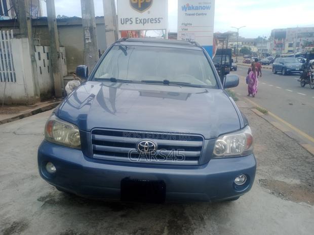 Toyota Highlander 2004 Blue