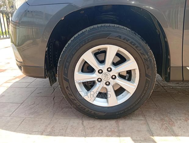 Toyota Highlander 2010 Gray
