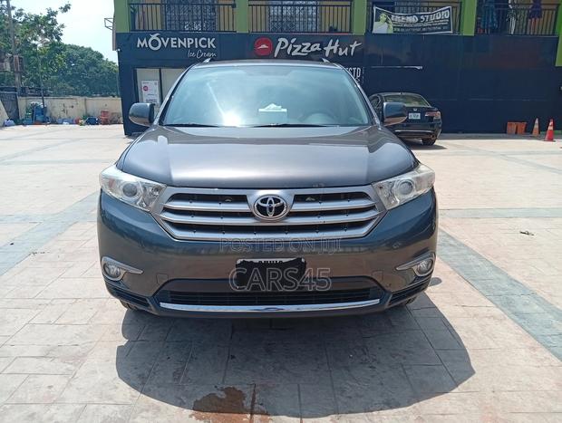 Toyota Highlander 2010 Gray