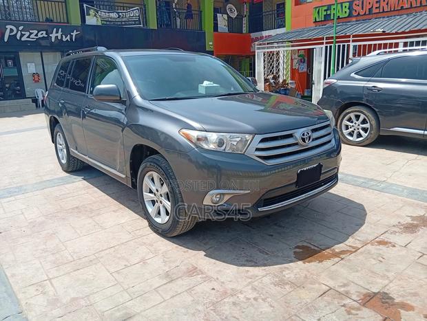 Toyota Highlander 2010 Gray