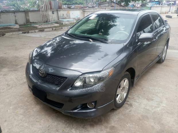 Toyota Corolla 2009 Gray
