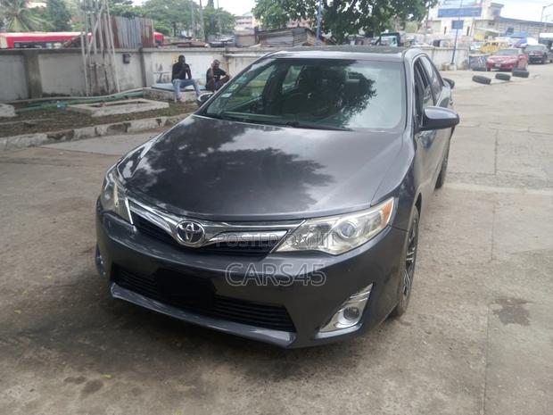 Toyota Camry 2014 Gray