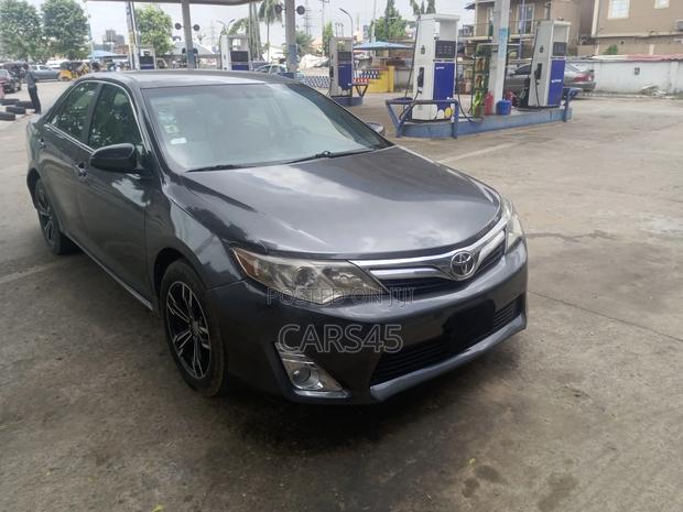Toyota Camry 2014 Gray