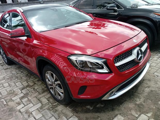 Mercedes-Benz GLA 250 2017 Red
