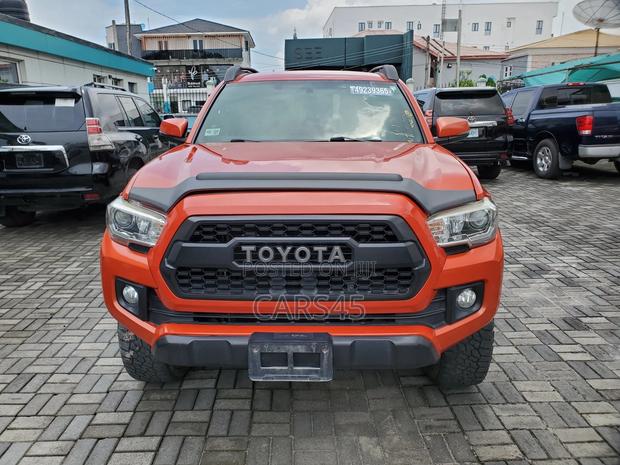 Toyota Tacoma 2017 Orange