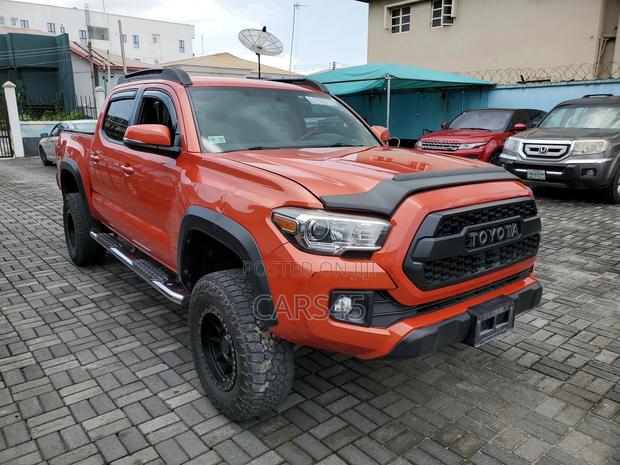 Toyota Tacoma 2017 Orange