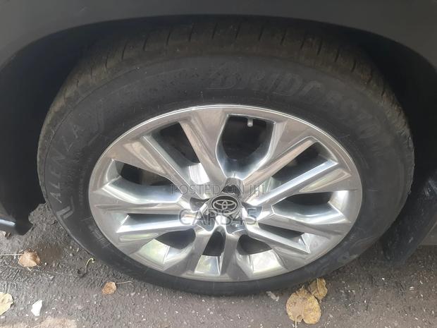 Toyota Highlander 2024 Gray