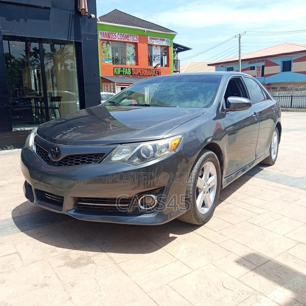 Toyota Camry 2014 Gray